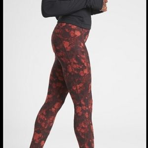 Donating 3/20/24- Athleta red rainier red printed tights leggings